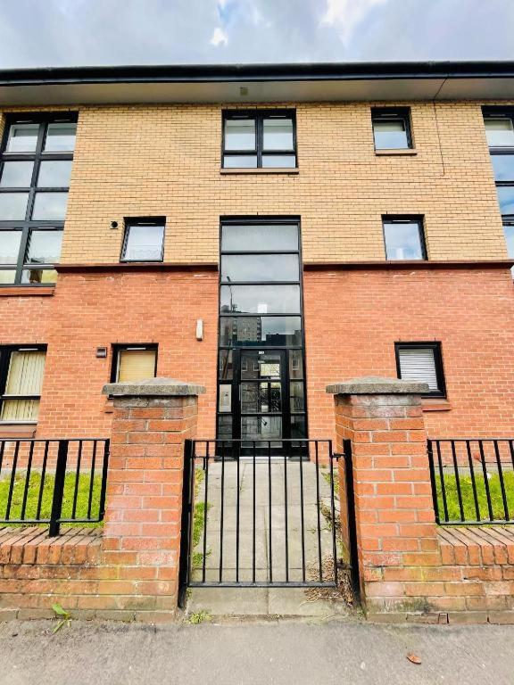 Modern 2 Bedroom Apartment With Free Parking Glasgow Kültér fotó