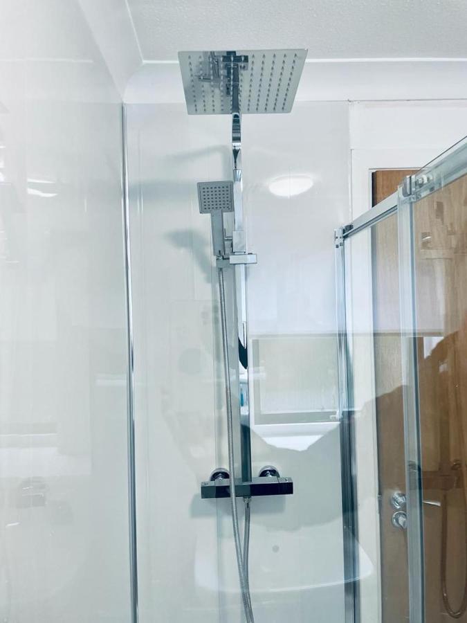 Modern 2 Bedroom Apartment With Free Parking Glasgow Kültér fotó