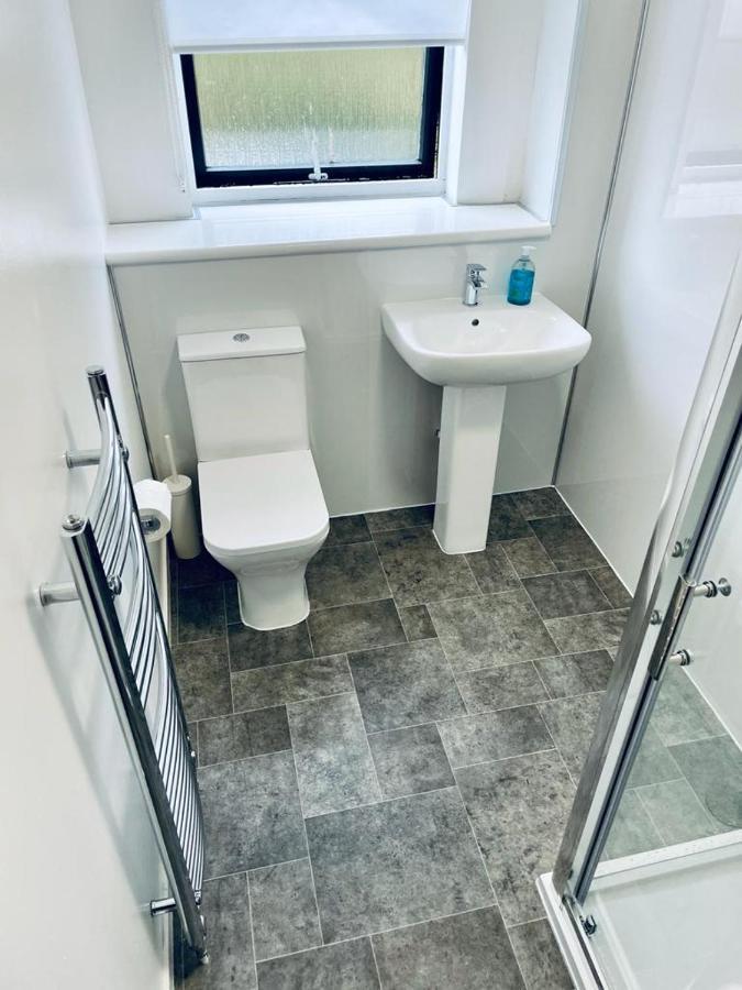 Modern 2 Bedroom Apartment With Free Parking Glasgow Kültér fotó